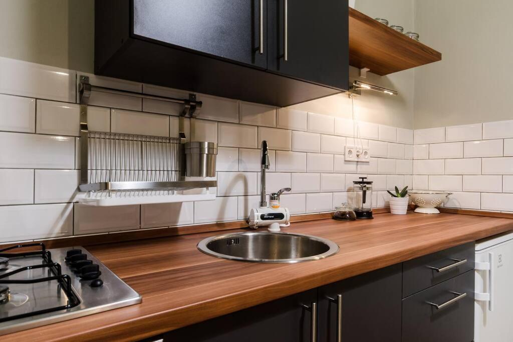 Cosy Apartment In Party District K30 Budapest Bagian luar foto