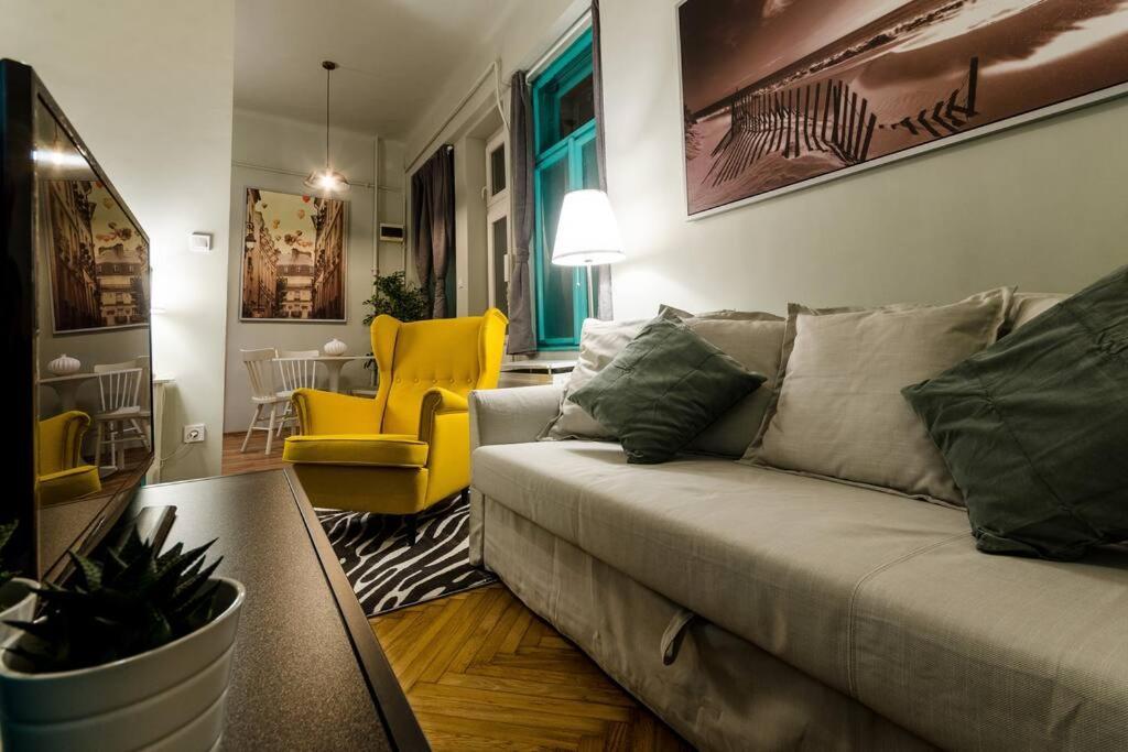 Cosy Apartment In Party District K30 Budapest Bagian luar foto