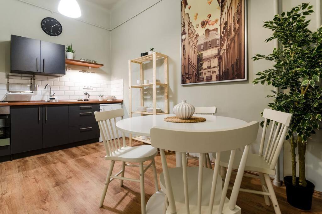 Cosy Apartment In Party District K30 Budapest Bagian luar foto